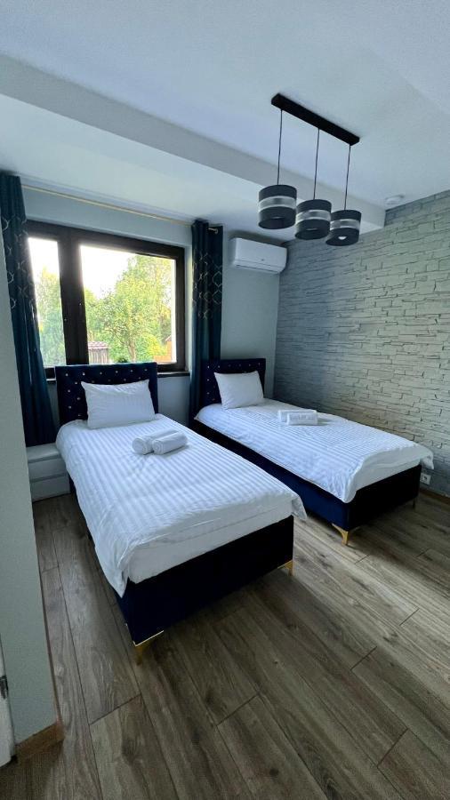 Aparthotel W Dolinie Stawow Zator By Housine Las Ngoại thất bức ảnh