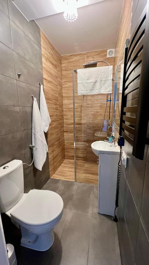 Aparthotel W Dolinie Stawow Zator By Housine Las Ngoại thất bức ảnh