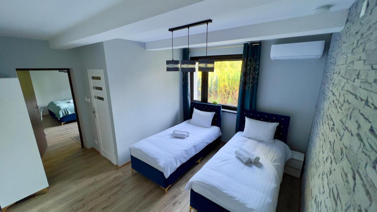Aparthotel W Dolinie Stawow Zator By Housine Las Ngoại thất bức ảnh
