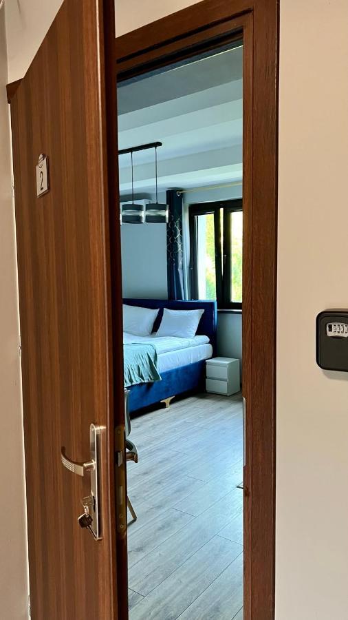 Aparthotel W Dolinie Stawow Zator By Housine Las Ngoại thất bức ảnh