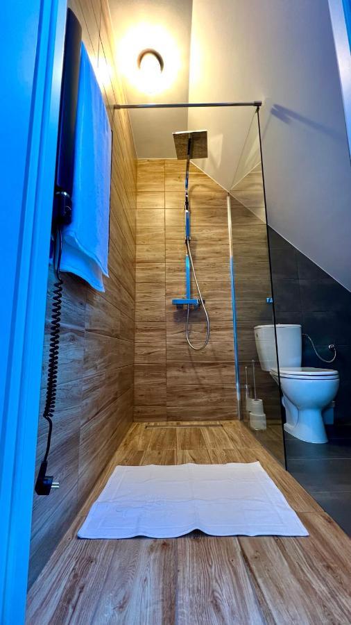 Aparthotel W Dolinie Stawow Zator By Housine Las Ngoại thất bức ảnh