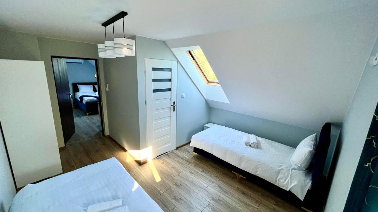 Aparthotel W Dolinie Stawow Zator By Housine Las Ngoại thất bức ảnh