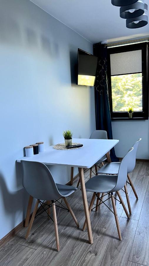 Aparthotel W Dolinie Stawow Zator By Housine Las Ngoại thất bức ảnh