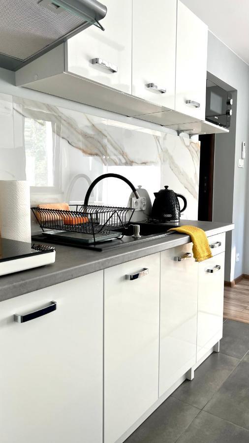 Aparthotel W Dolinie Stawow Zator By Housine Las Ngoại thất bức ảnh
