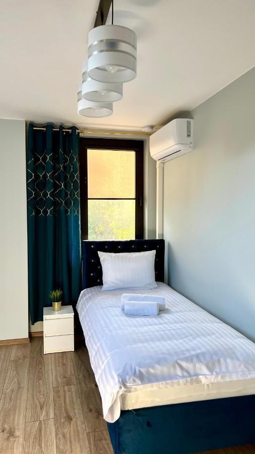 Aparthotel W Dolinie Stawow Zator By Housine Las Ngoại thất bức ảnh
