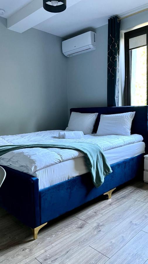 Aparthotel W Dolinie Stawow Zator By Housine Las Ngoại thất bức ảnh